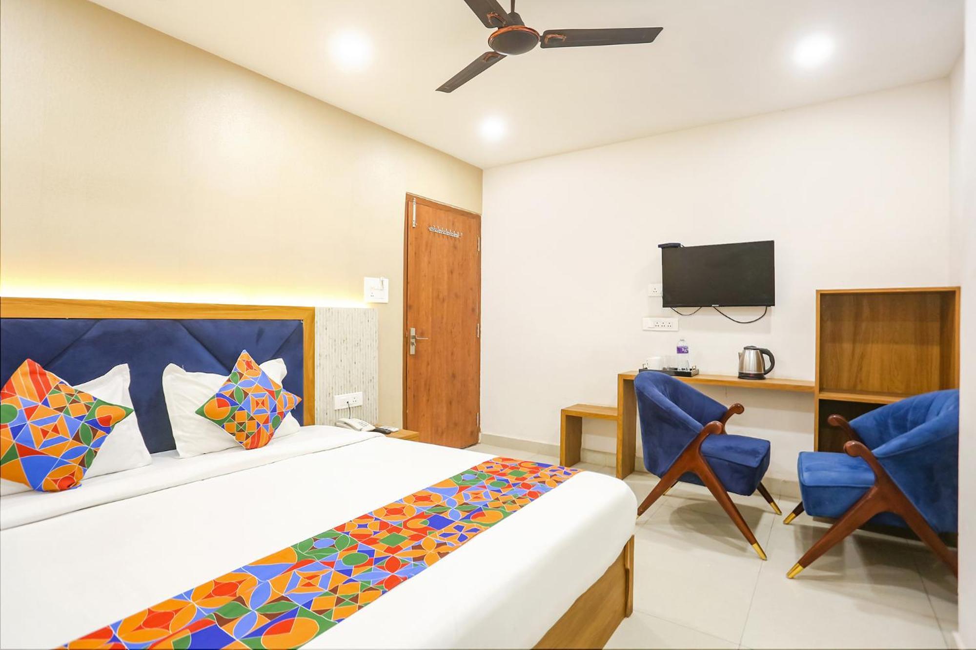 Fabhotel Hari Kunj 900 M From Kashi Vishwanath Temple พาราณสี ภายนอก รูปภาพ