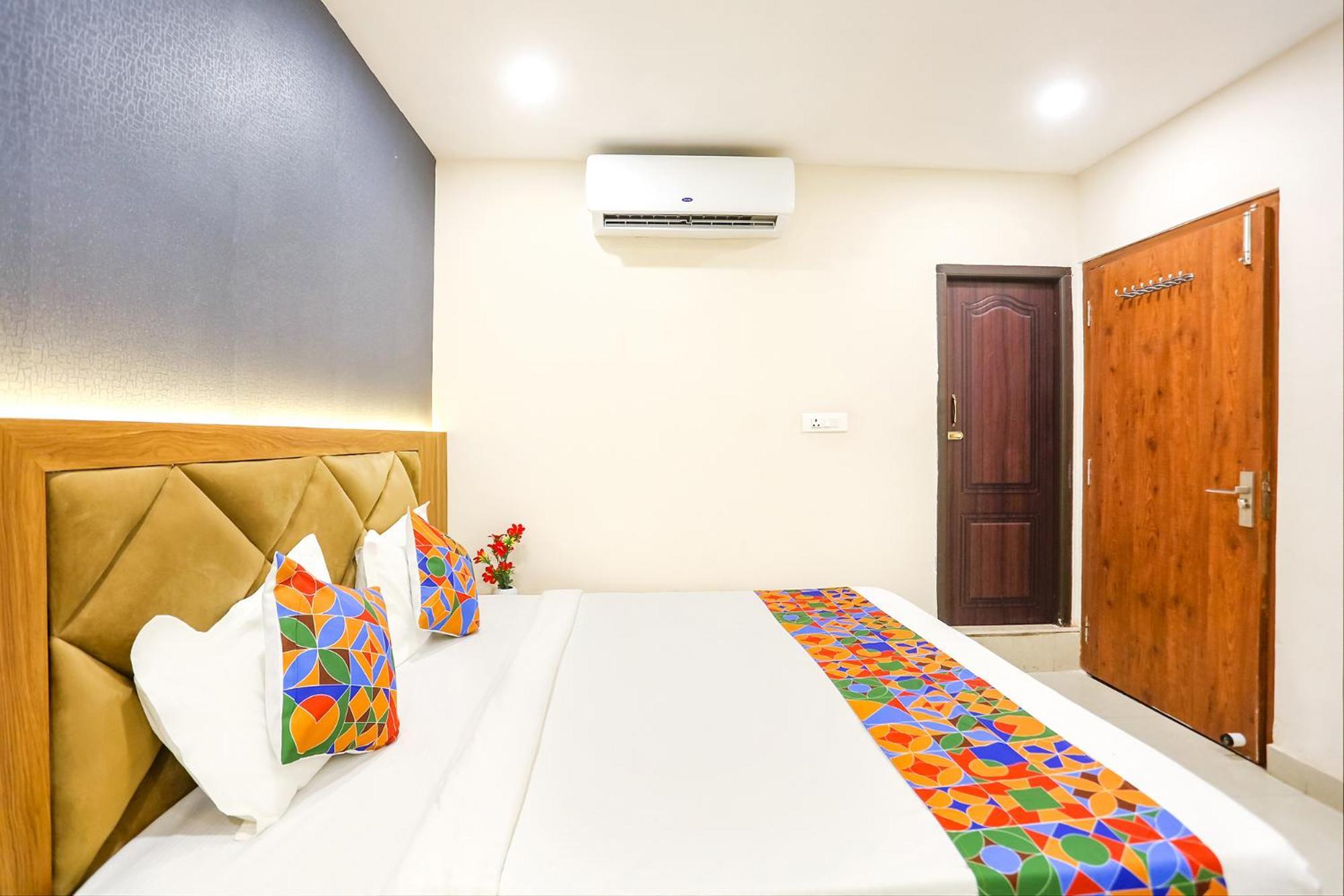 Fabhotel Hari Kunj 900 M From Kashi Vishwanath Temple พาราณสี ภายนอก รูปภาพ
